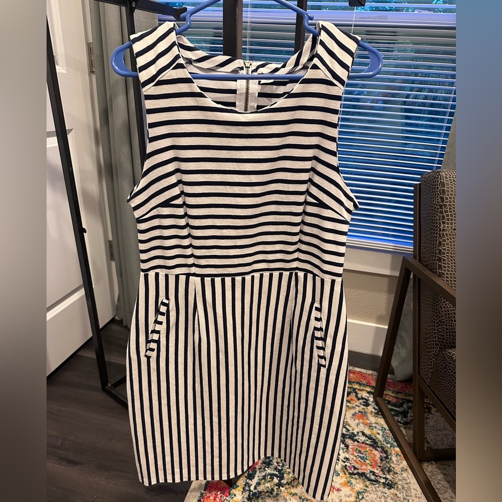 Old Navy Blue and White Mini Dress w/Pockets